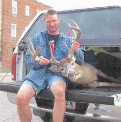 Jerrods Friend Dave Pieterick from Ray's Place in Eau Claire shot a 9 point on 11/08/05